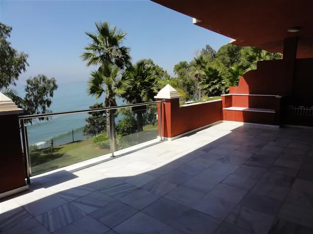 Spanien, Costa del Sol , Estepona  Apartment direkt am Strand mit spektakulärem