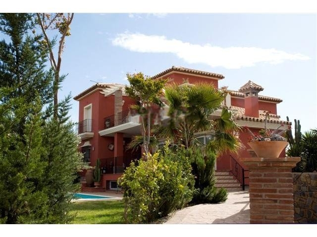 Luxus-Villa mit fantastischem Meerblick bei Estepona - drastisch reduziert auf 4