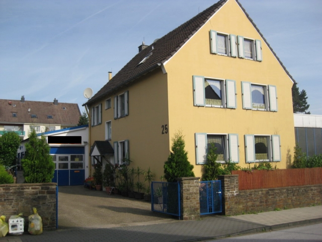 Renditestarkes 3 Fam. Haus mit 2 Gewerbehallen in Velbert von privat zu verkaufe