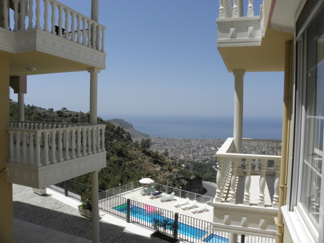 Dublex Wohnungen in Toplage mit Panoramablick auf das Meer in Alanya-Bektas