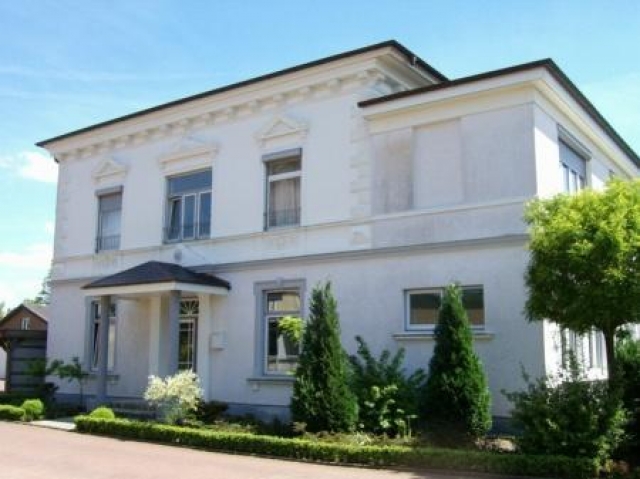 Exklusive Kolonial-Stil-Villa vor den Toren Hamburgs