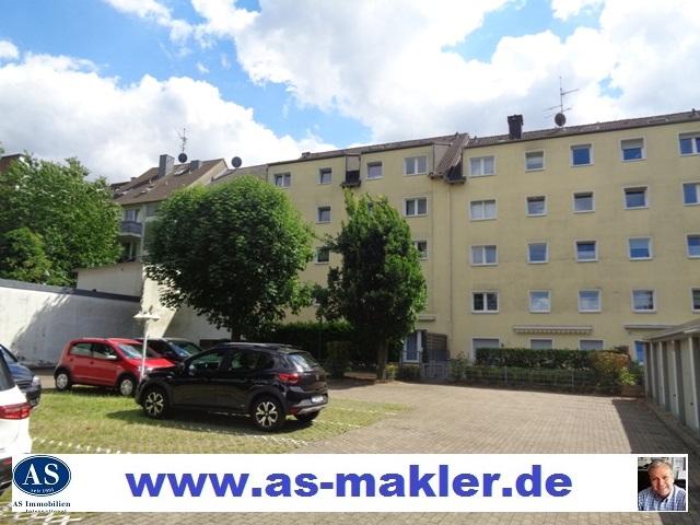 Picobello-Wohnung mit Einbauküche, Balkon, Garage und Stellplatz wird frei!