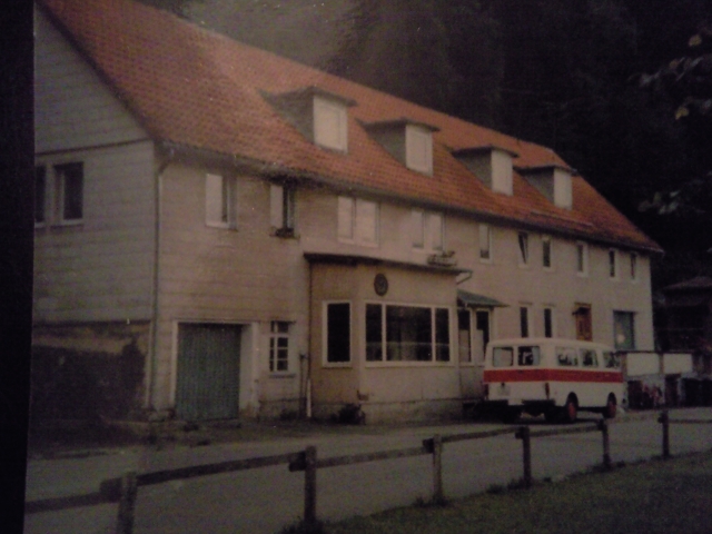 Sanierungsbedürftiges Mehrfamilienhaus