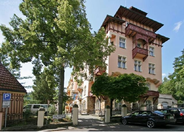 4* Wellness Hotel im Karlsbad zum Verkauf